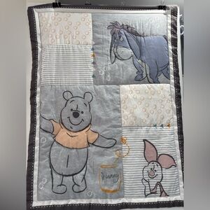 Winnie Pooh baby crib Comforter or blanket